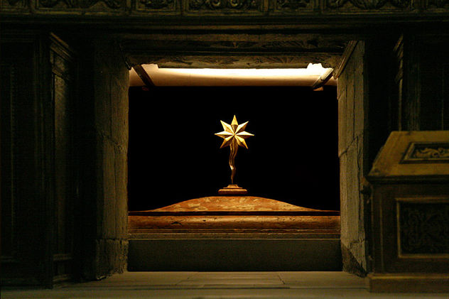 Urna y Estrella de Santiago