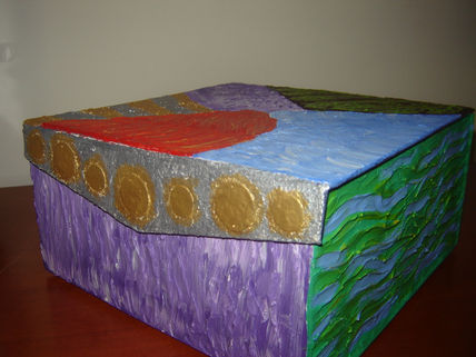 Caja con relieves