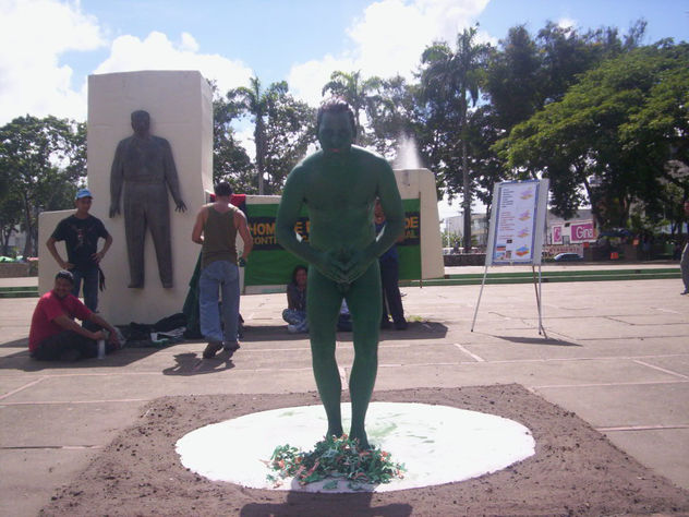HOMBRE DE TIERRA VERDE