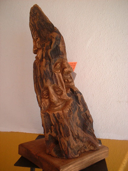 Arevientacarderas Wood Figurative