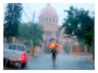 Palacio bajo lluvia