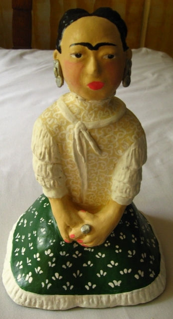 FRIDA CON BLUSA