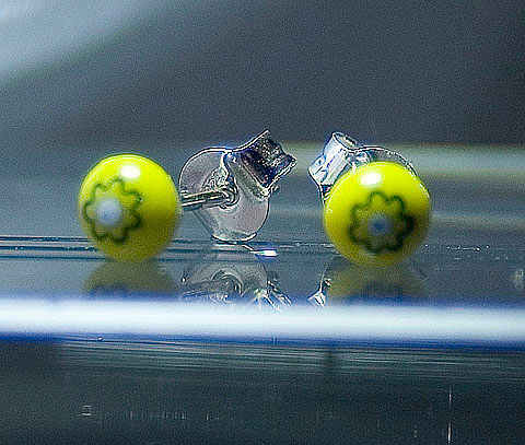 PENDIENTES PEQUEÑOS AMARILLOS