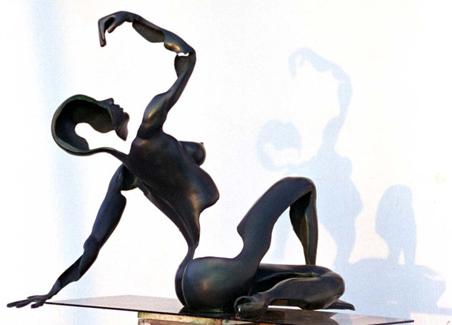 a media piel Bronze Figurative