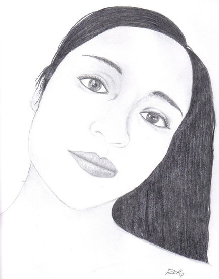 Retrato MA Charcoal