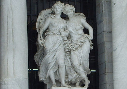 Esculturas. Palacio...
