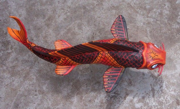 koi rojo y negro Pottery Figurative