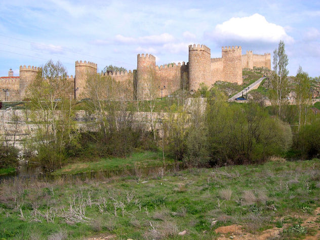 La Muralla desde el río Adaja