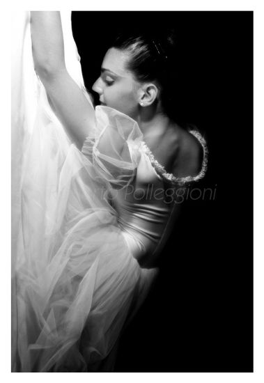 BALLERINA II Advertising and Fashion Black and White (Digital)