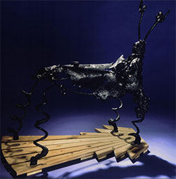 perro negro Iron Figurative