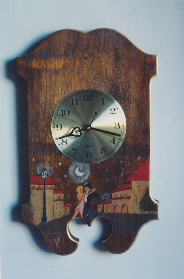 RELOJES ARTESANALES SOBRE CORTES EN MADERA