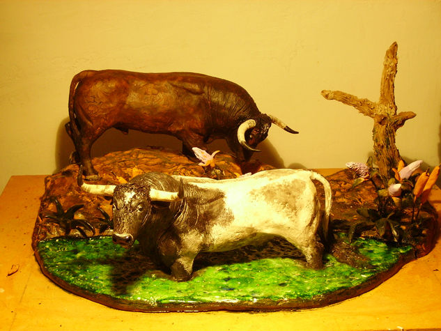 TOROS EN LA CHARCA Pottery Figurative