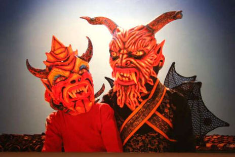 Diablos abrazados...