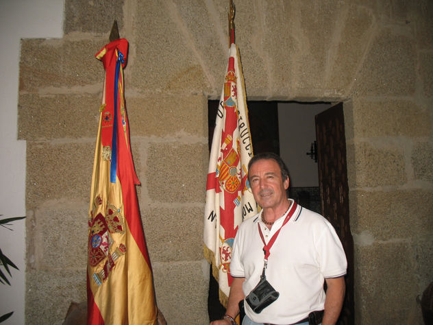 EXPOSICION EN CACERES BANDERA DE ESPAÑA