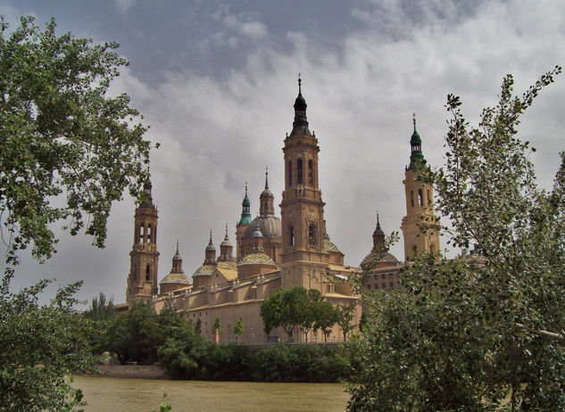 La Basílica del Pilar Arquitectura e interiorismo Color (Digital)