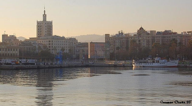 Reflejos del Puerto de Málaga