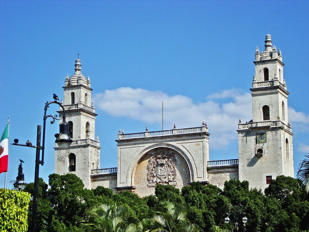 Catedral vista desde la Plaza Grande 