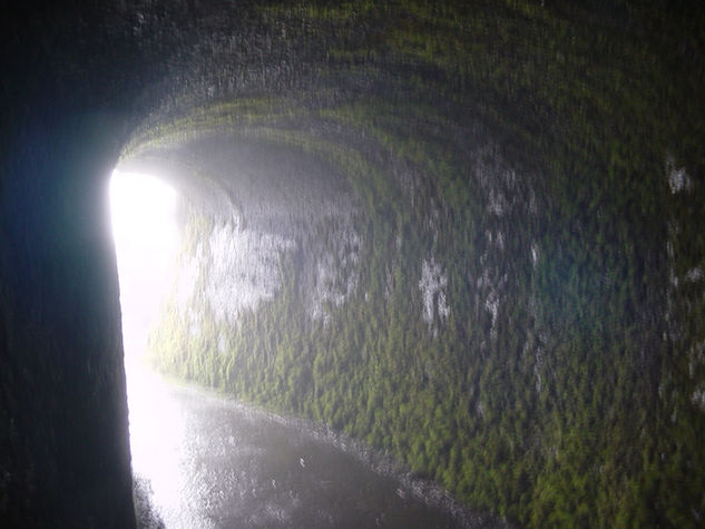 En la cueva hacia la caldera 