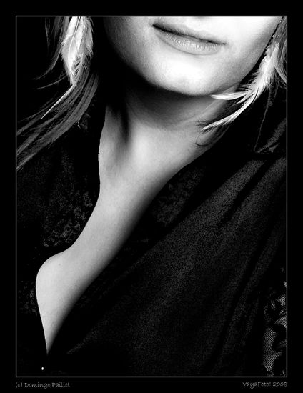 Las Puertas Glamour Black and White (Digital)