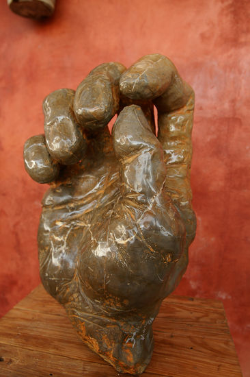 mano Carving Figurative