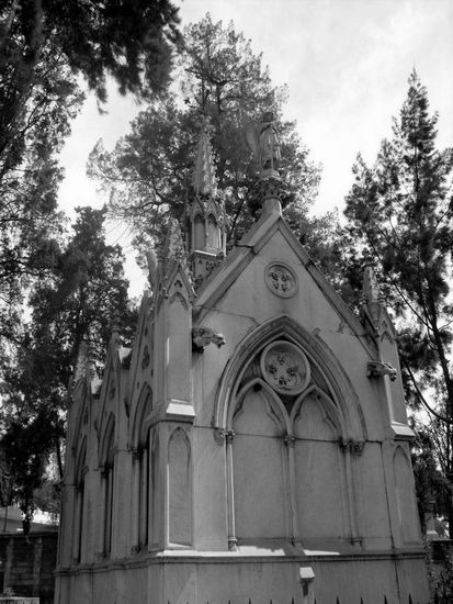 mausoleo tipo iglesia 