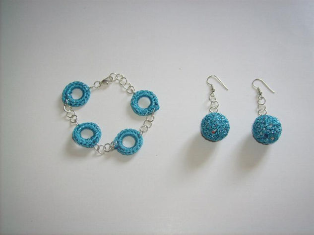 Aretes y Pulsera tejida a crochet 