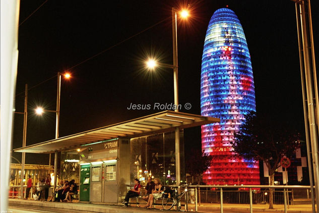 Torre Agbar Architecture and Interiorism Color (Manual)