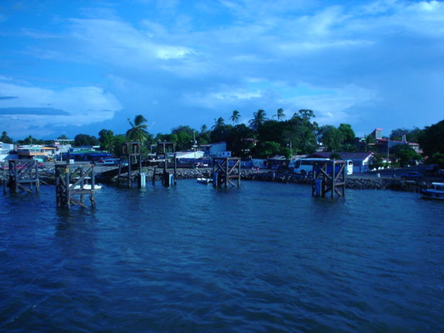 Puerto en azul 