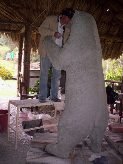 Oso de anteojos Bronze Figurative