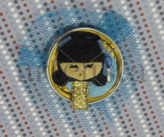 broche martuchi azul de aluminio y fieltro. serie japon fiesta 