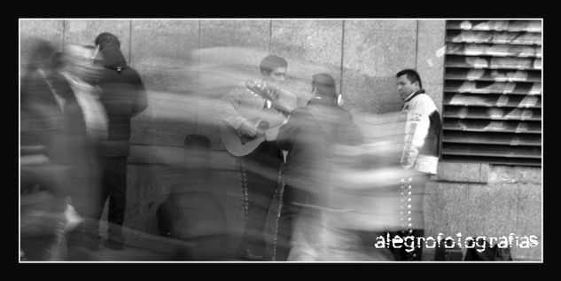 Parados en la ciudad 5 Otras temáticas Blanco y Negro (Digital)