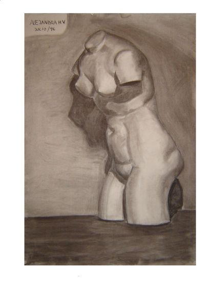 Torso de mujer en oblicuo 