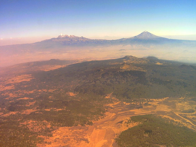 volcanes en el horizonte