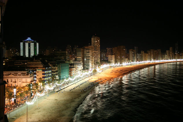 La noche de Benidorm Viajes Color (Digital)