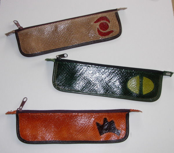 ESTUCHES PARA LÁPICES Leather Skin and leather