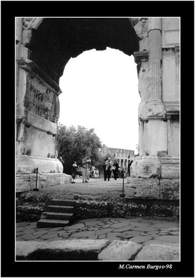 ARCO DE TITO, más cerca Architecture and Interiorism Black and White (Manual)