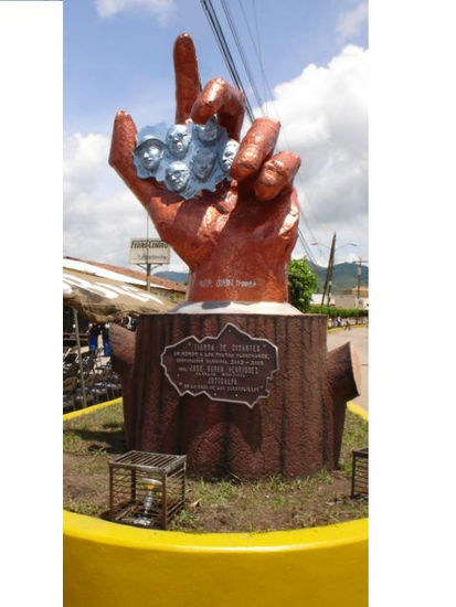 Tierra de Gigantes ESCULTURA MONUMENTO A LOS POETAS Metal Figurative