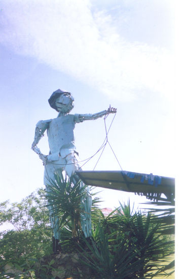 Juancito, MONUMENTO AL NIÑO ESCULTURA URBANA Metal Figurativa