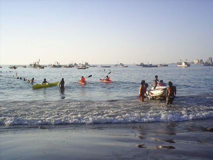 Niños paseando