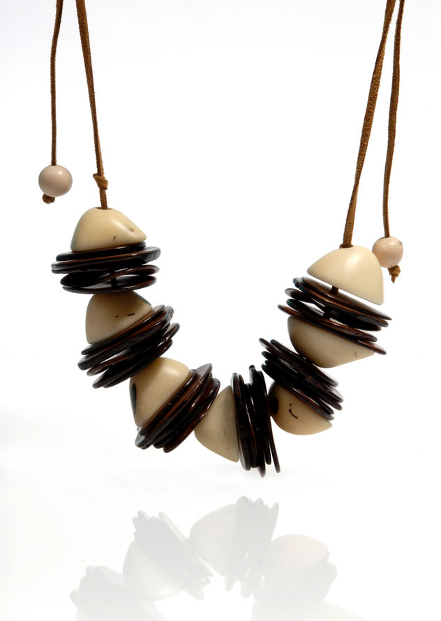 Collar Afrika blanco