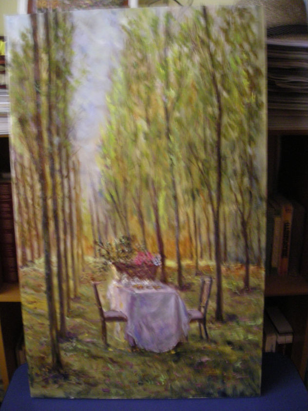 mesa, junto a los àlamos