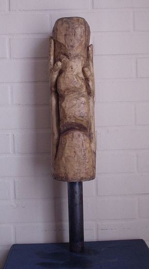 MANOS 2 Wood Figurative