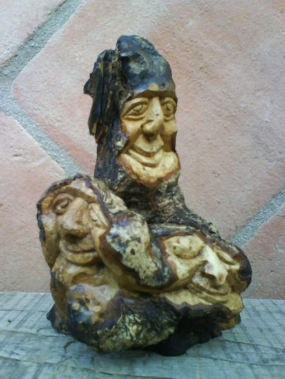 La espera. Wood Figurative