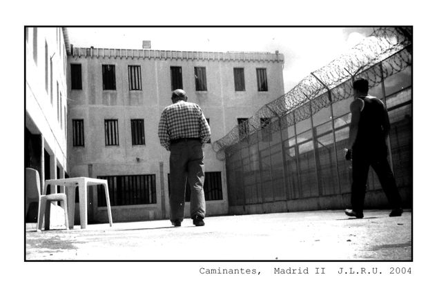 Caminantes / Madrid II / 2004 Photojournalism and Documentary Black and White (Manual)