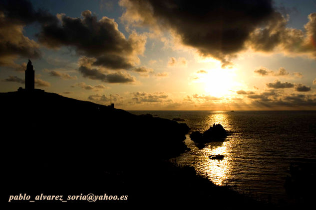 ANOCHECE EN LA TORRE DE HÉRCULES 