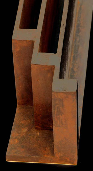 La casa, escultura tipográfica Hierro Abstracta