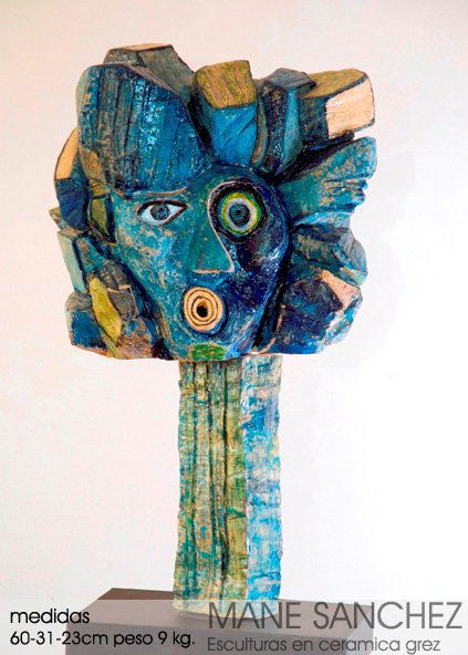 Escultura- Mujer del universo