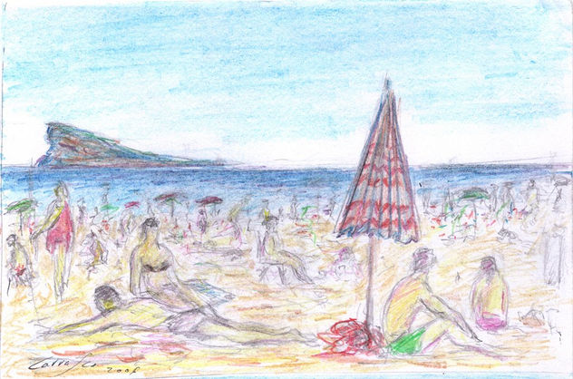 Bañistas en la playa de Benidorm