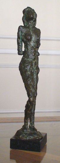 Mujer de pie Bronce Figurativa