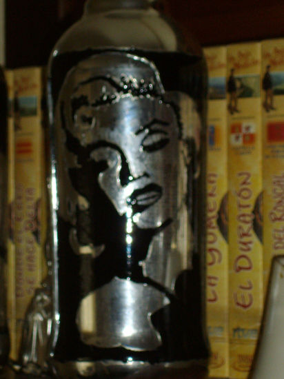 BOTELLA CON RETRATO(MARILIN) 